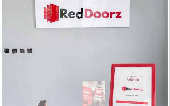 RedDoorz Syariah near T2 Juanda Airport 2
