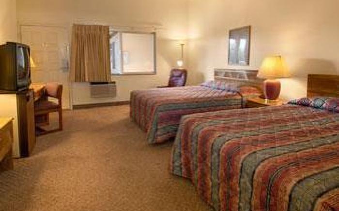 Costa Mesa Inn - Newport Beach Area