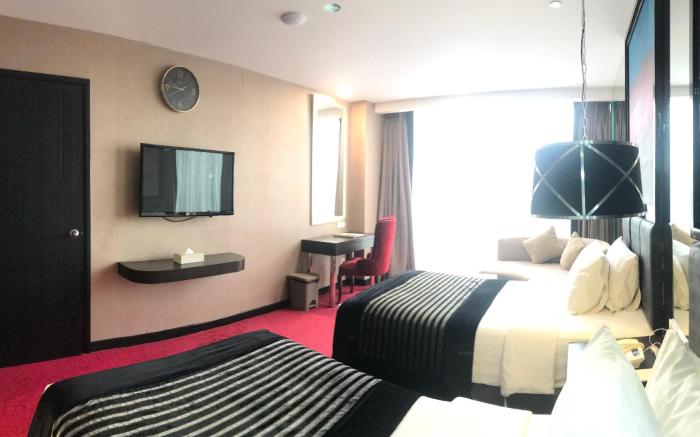 Cosmo Amaroossa Jakarta