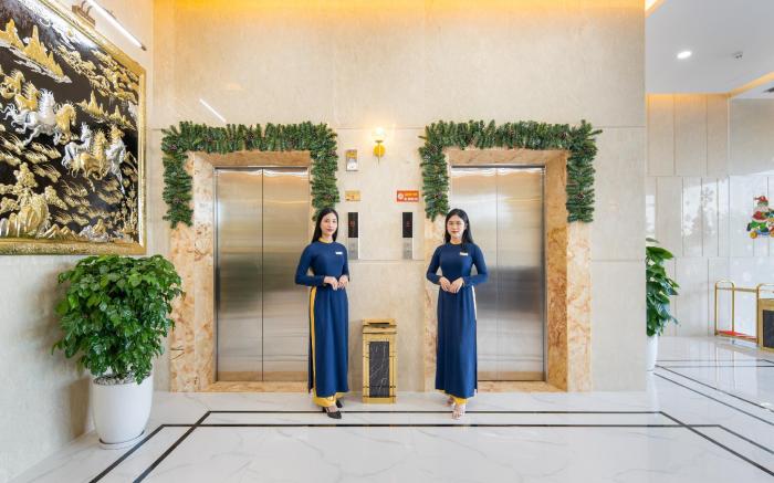 Avenis Hotel