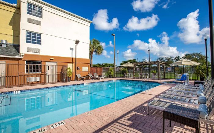 Sonesta Simply Suites Miami Airport Doral.