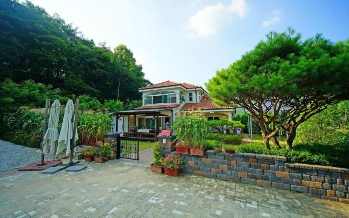 Jeonju Gimmyeongok Kimchi Sukbak Chaehumgwan