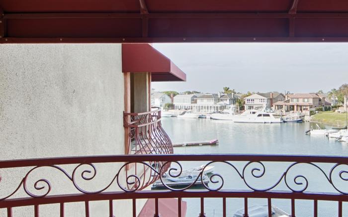 Best Western Harbour Inn & Suites Huntington - Sunset Beach