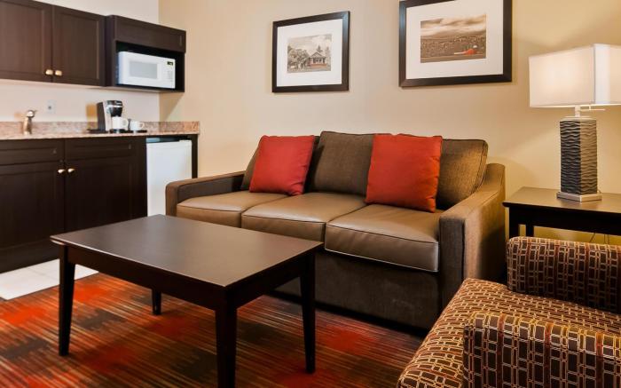 Best Western Plus Red Deer Inn and Suite