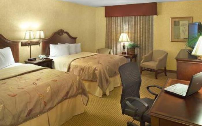 Best Western Plus Steeplegate Inn