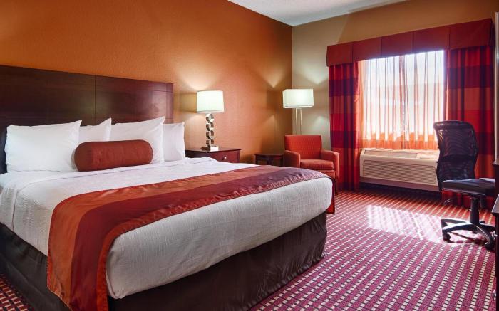 Best Western Plus University Inn and Suites