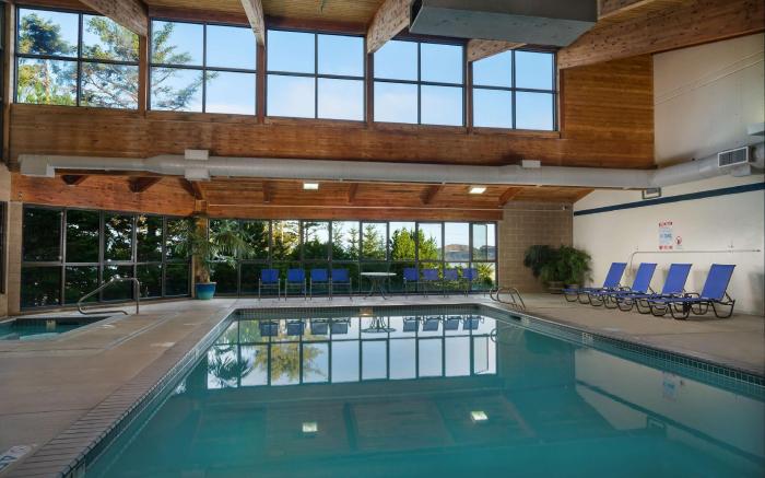 Best Western Plus Agate Beach Inn