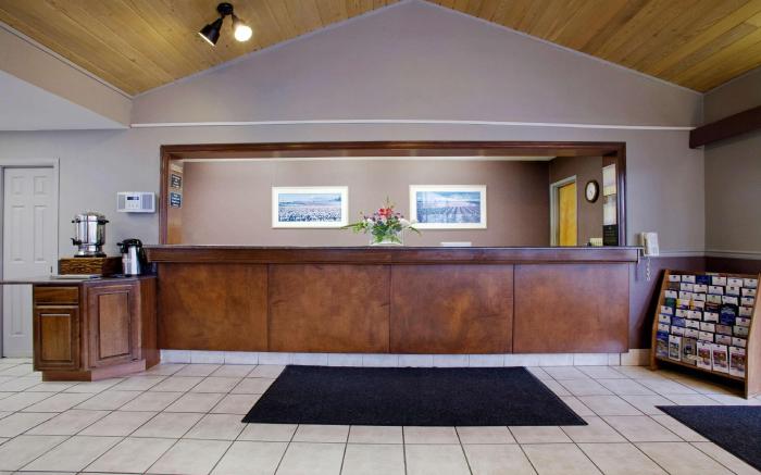 Clarion Pointe Mount Vernon - Burlington