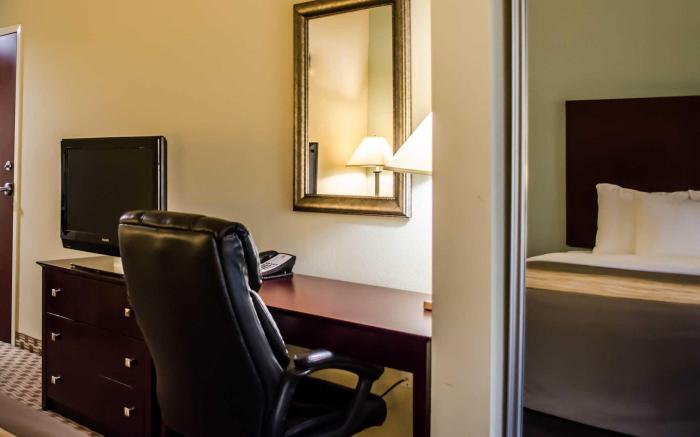 Comfort Inn & Suites