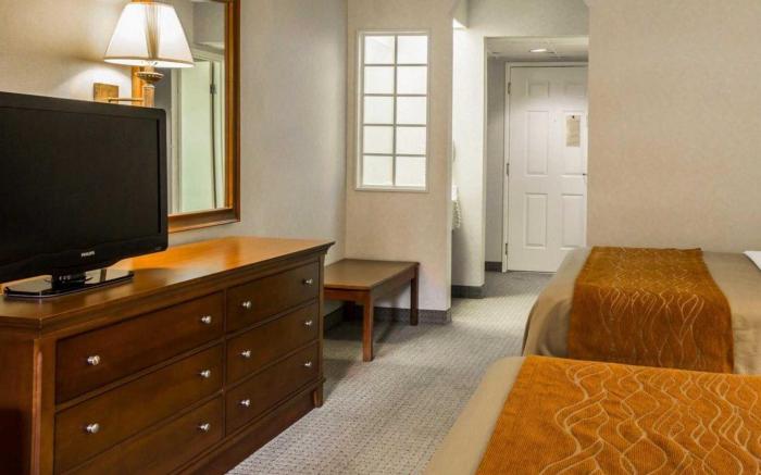 Rodeway Inn & Suites Cherokee On the River