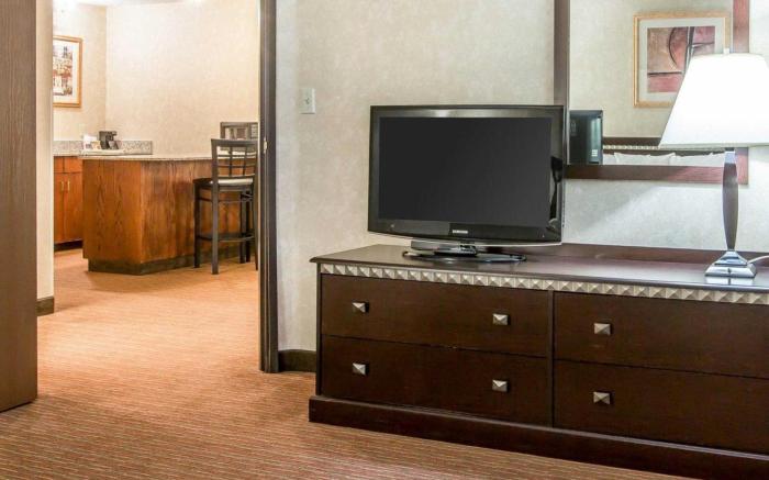 Comfort Suites Omaha East-Council Bluffs