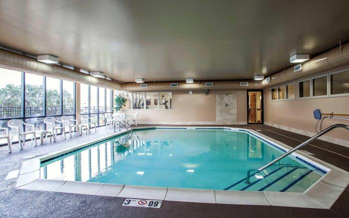 Comfort Suites Elgin Northwest