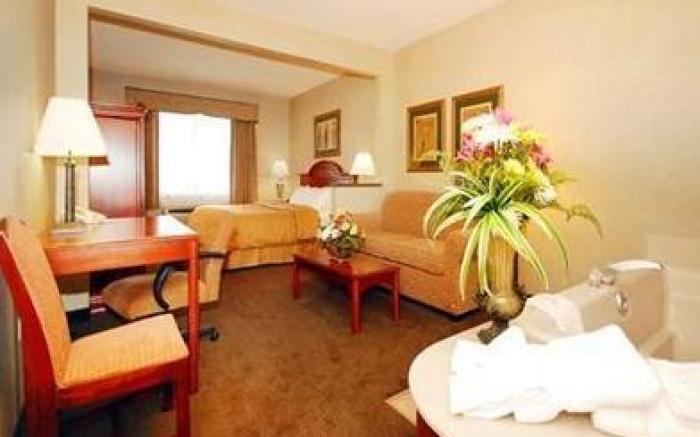 Comfort Suites