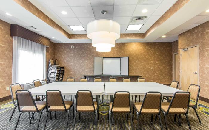 Spark by Hilton Pearland