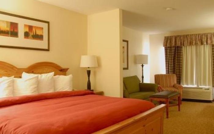 Baymont Inn & Suites by Wyndham Morrow/Atlanta I-75 South