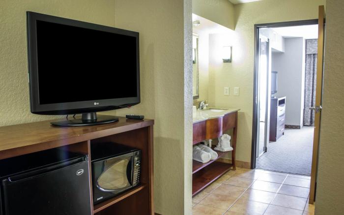 Comfort Suites Near Seaworld