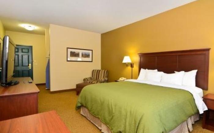 Country Inn & Suites by Radisson, Stevens Point, WI