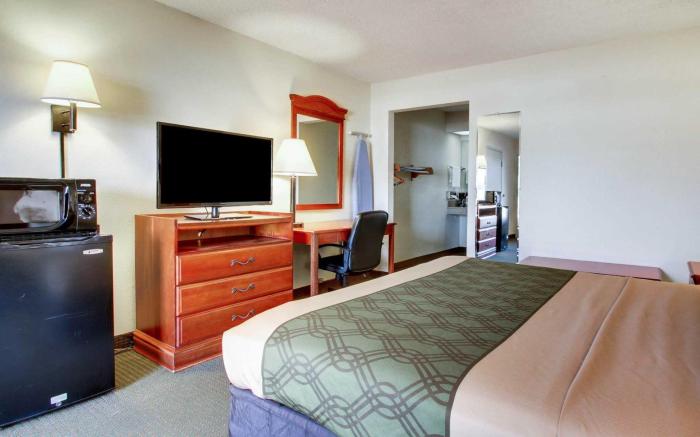 Econo Lodge Inn & Suites Gulfport