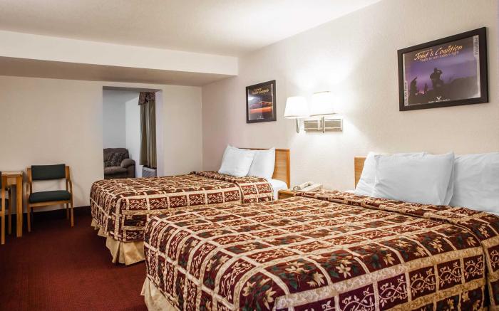 Econo Lodge Truman Inn