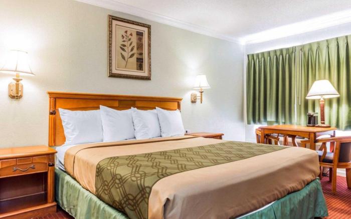 Econo Lodge Woodland near I-5