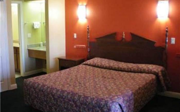 Economy Inn & Suites