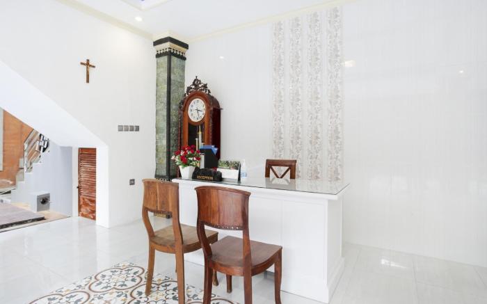 OYO 4003 Ceria Guesthouse Seminyak