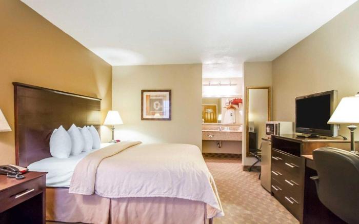 Quality Inn & Suites Greenville I-65