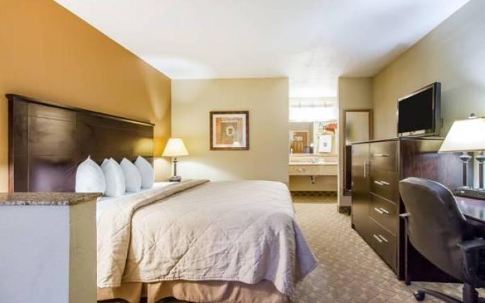 Quality Inn & Suites Greenville I-65