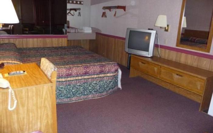 Red Rose Motel