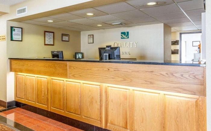 AmericInn by Wyndham Reedsburg