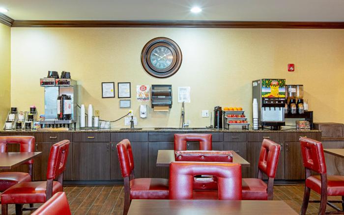 Red Roof Inn & Suites Omaha - Council Bluffs