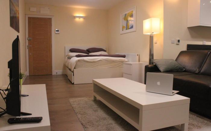 Premier Inn Slough Central South
