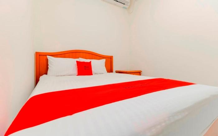 RedDoorz Plus near Ciputra World Kuningan 2