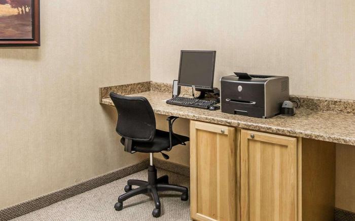Rodeway Inn & Suites