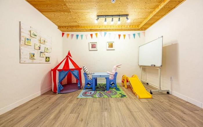 Vivaldi white house in vally