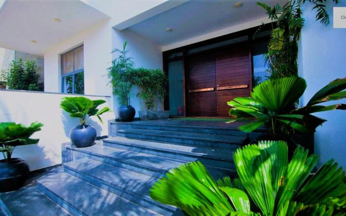 AURA Corporate Suites