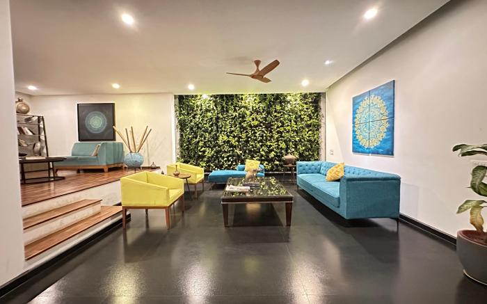 AURA Corporate Suites