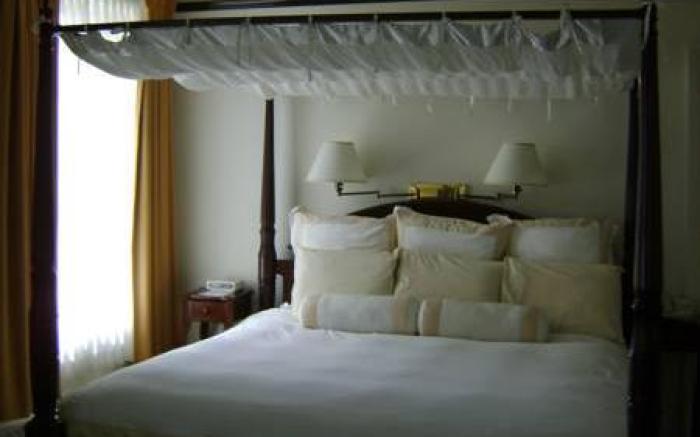 The Inn at the Union Club of British Columbia