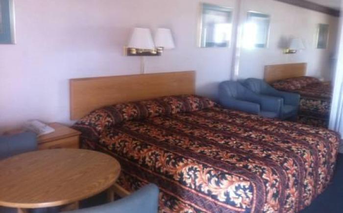 Villa West Inn