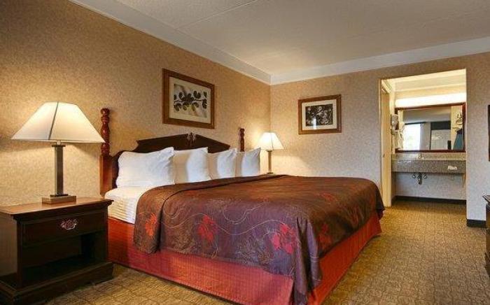 Days Inn by Wyndham Columbia Kentucky