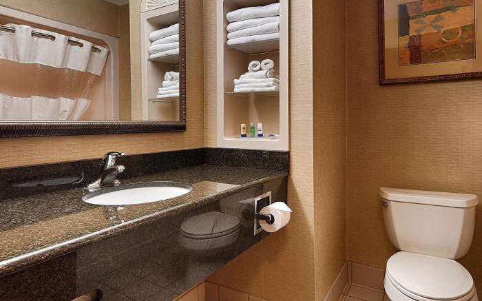 Holiday Inn Express And Suites Williamstown Glassboro By IHG