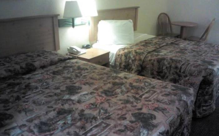 Booneslick Lodge - Neosho