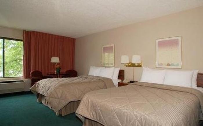 Clarion Inn & Suites - University Area