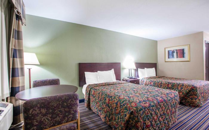 Econo Lodge Belton - Kansas City South