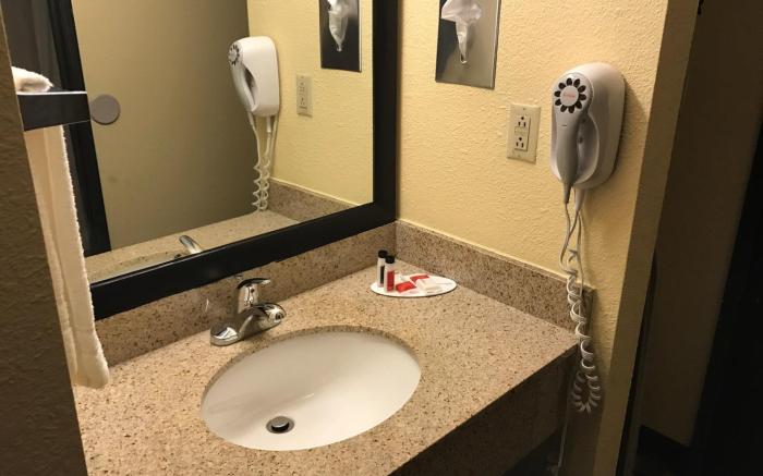 Days Inn by Wyndham Carthage