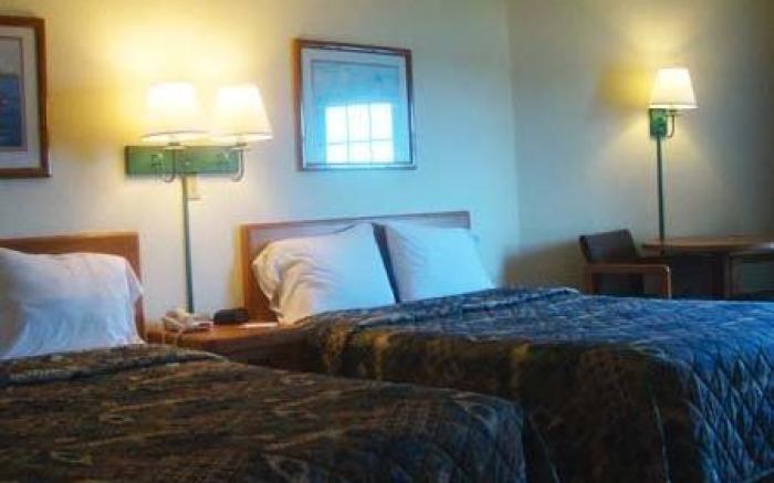 Harbor Lights Lodge