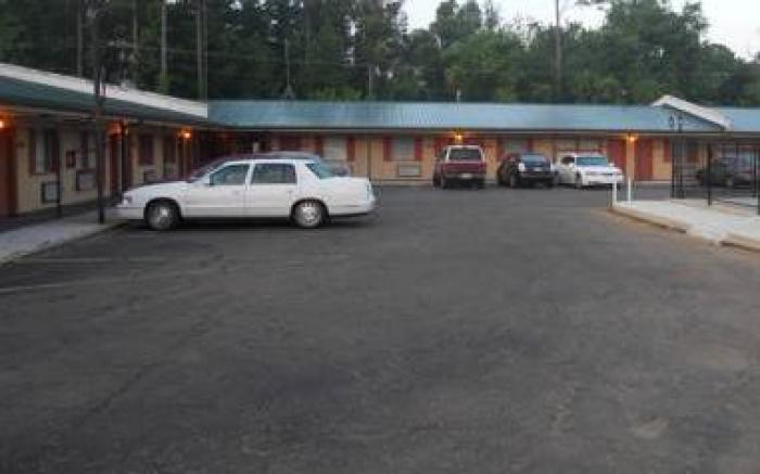 Holiday Terrace Motel