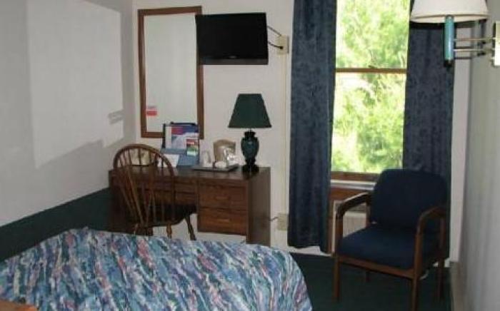 Lake Ontario Motel & Inn