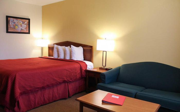 Econo Lodge Inn & Suites Lodi - Wine Country Area