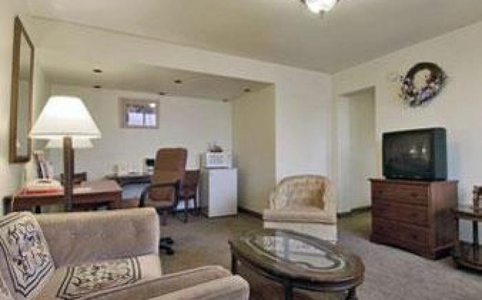 Super 8 by Wyndham Giddings